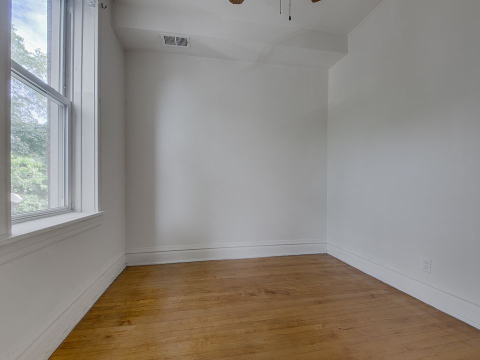 1st image of 2027 N Albany Ave #3