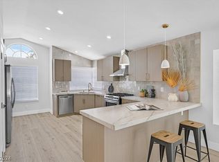 8 Barton Spring Cir, Henderson, NV 89074