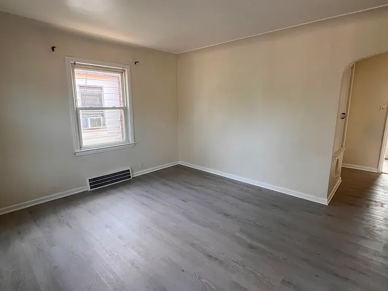 18433 Conley St — Photo 4