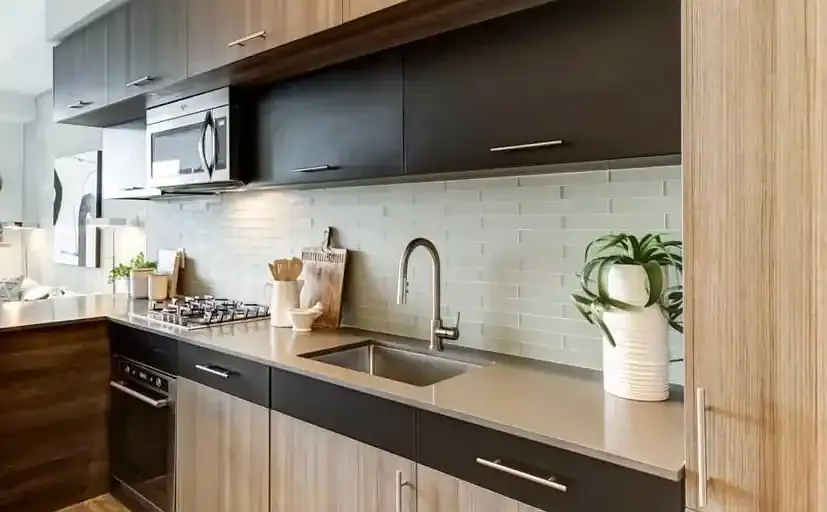 205 Manning Ave — Photo 3