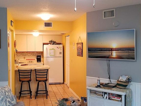 5th image of 8600 Ridgewood Ave #1104