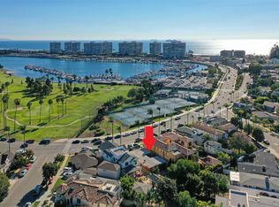 1310 Glorietta Blvd, Coronado, CA 92118