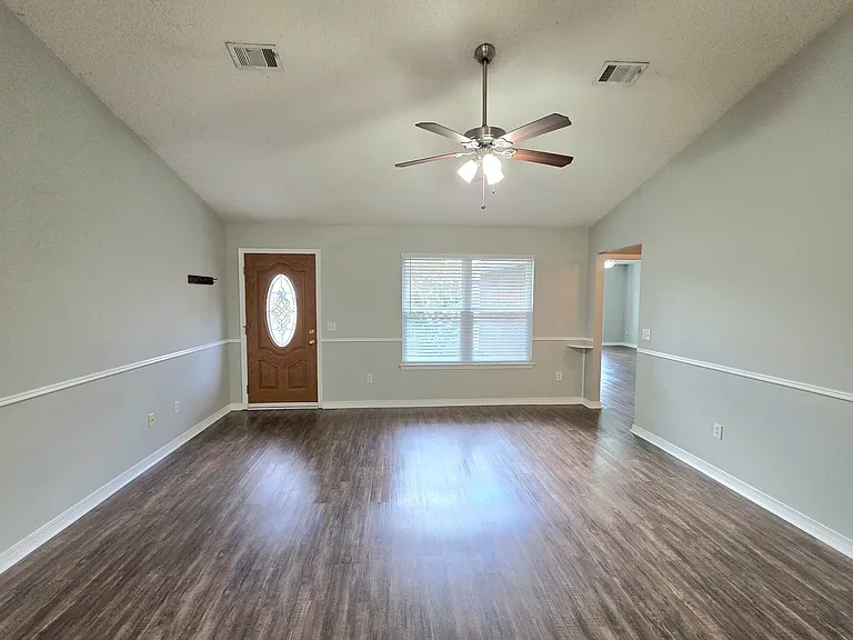 6607 Woodbury Forest Dr — Photo 2