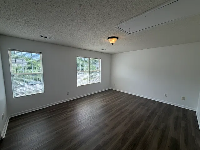 Upstairs Front Bedroom 13x15 feet