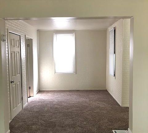 3rd image of 2603 W Latrobe St