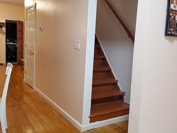 4th image of 106 Woodward St #1B