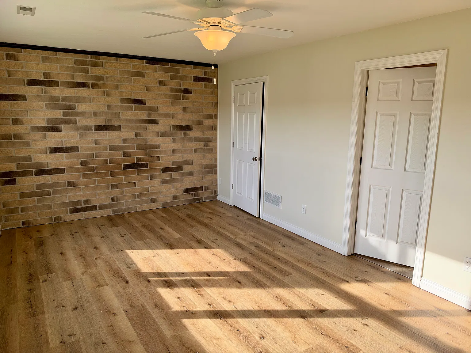 4711 Lakeside Dr — Photo 4