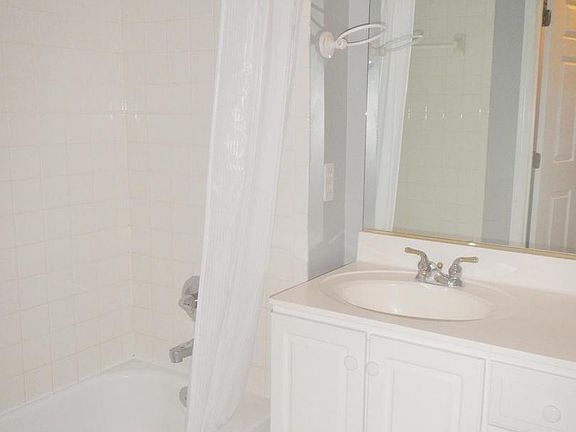 3rd image of 1321 N Adams Ct APT 208