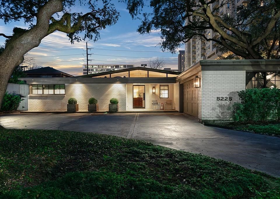 Elegant Mid-Century with a modern appeal