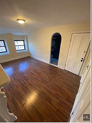 2nd image of 284 Halsey St