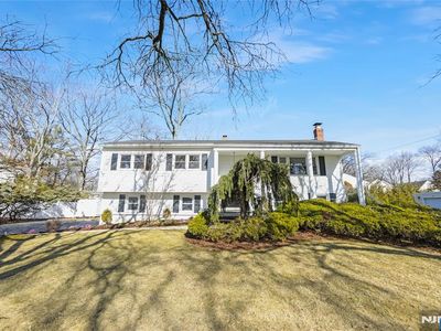 277 Colby Pl, Paramus, NJ, 07652