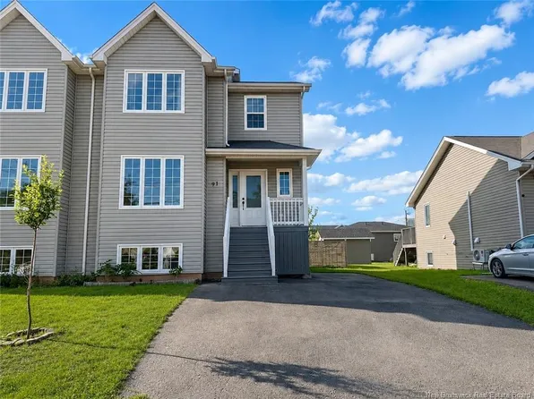 91 Holland Dr, Moncton, NB E1G 0X5
