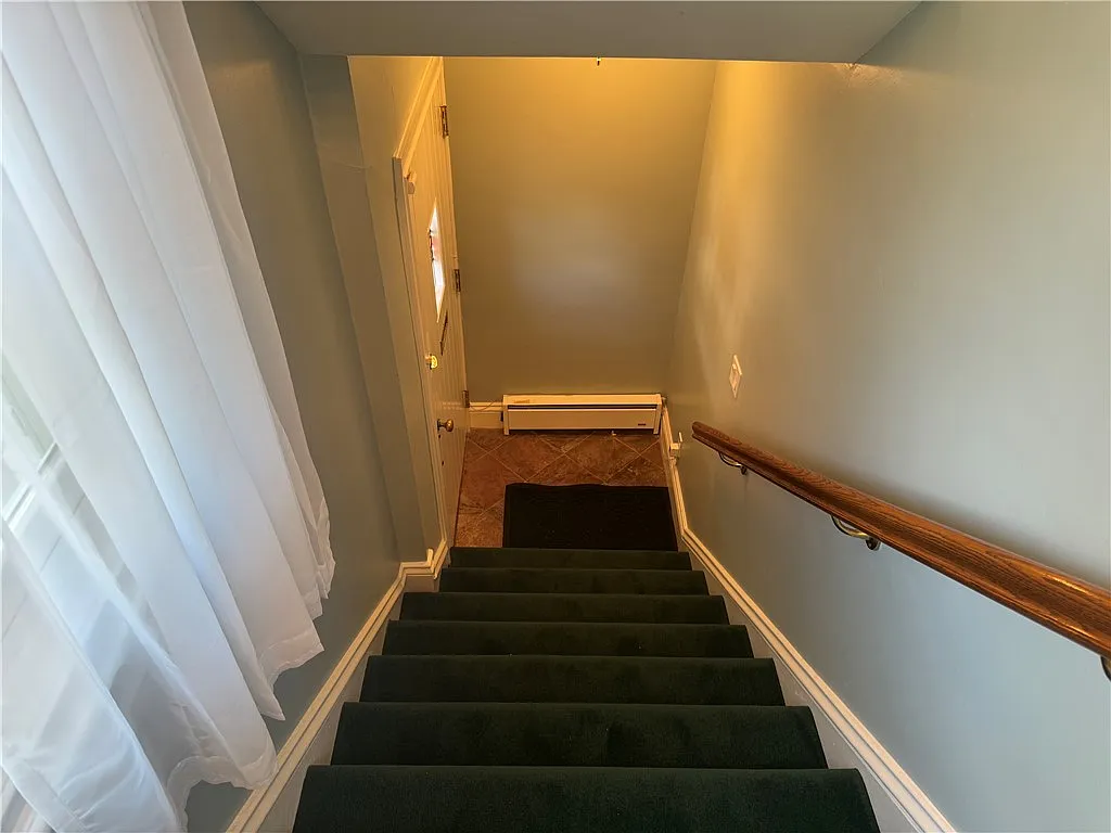 5 bed, 5.0 bath, 3600 sqft, $5,450 — Photo 4