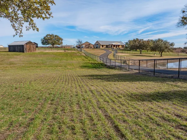 221 Silver Spur Dr, Weatherford, TX 76087
