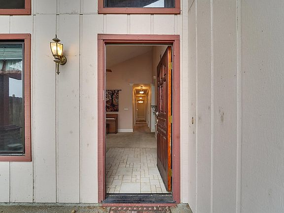 5th image of 6162 Shoshone Drive