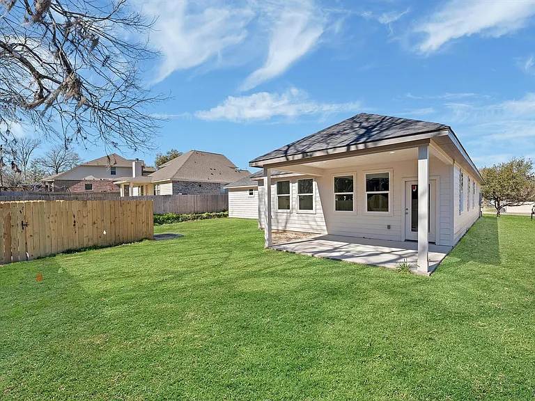 939 Lake View Dr — Photo 32