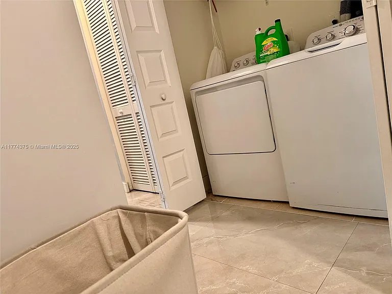 4750 NW 83rd Path — Photo 4