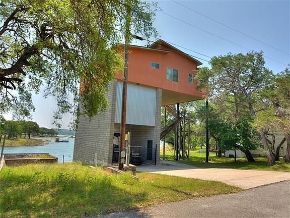 2nd image of 1203 Fawn Park