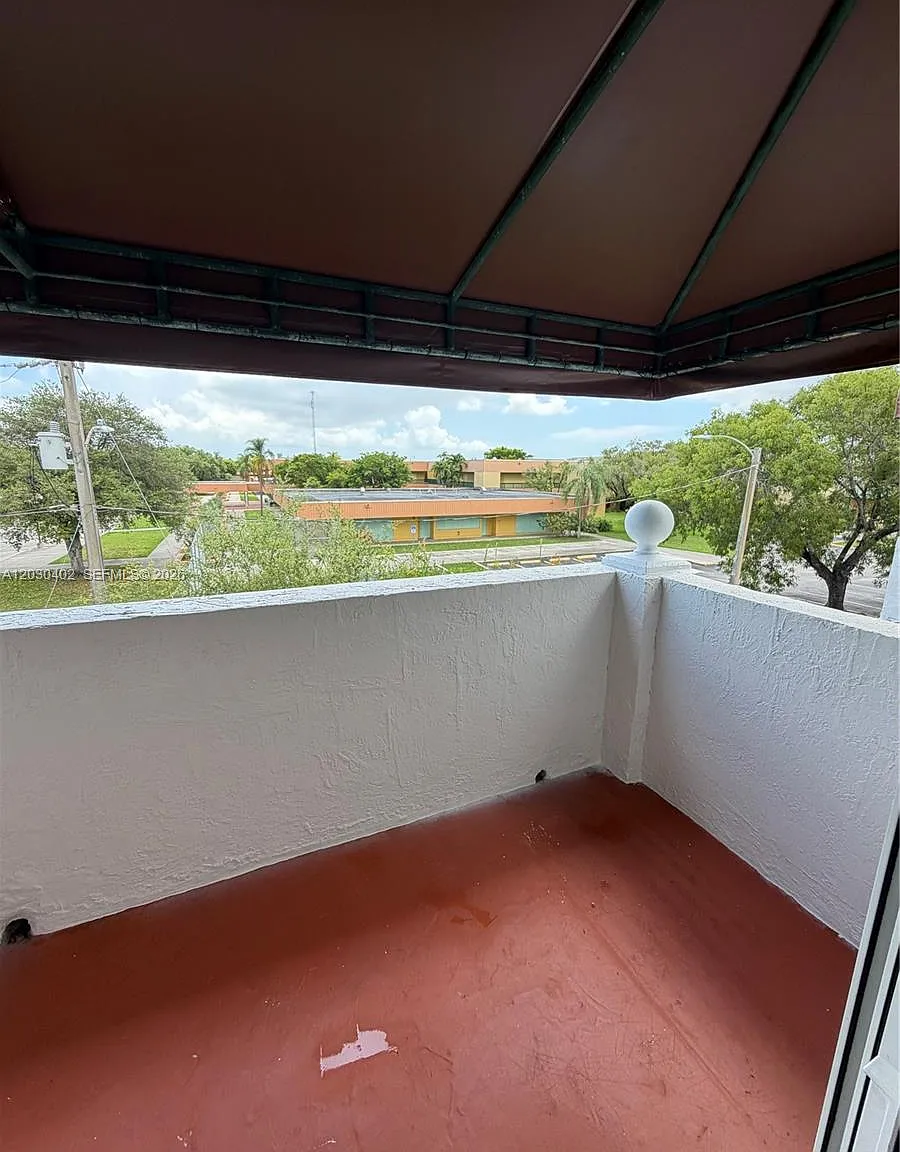 Coral Pointe Townhomes Co — Photo 4