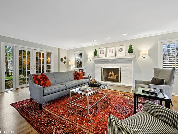 3rd image of 1022 Kenilworth Ln