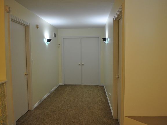 2nd image of 1417 Ashford Ln