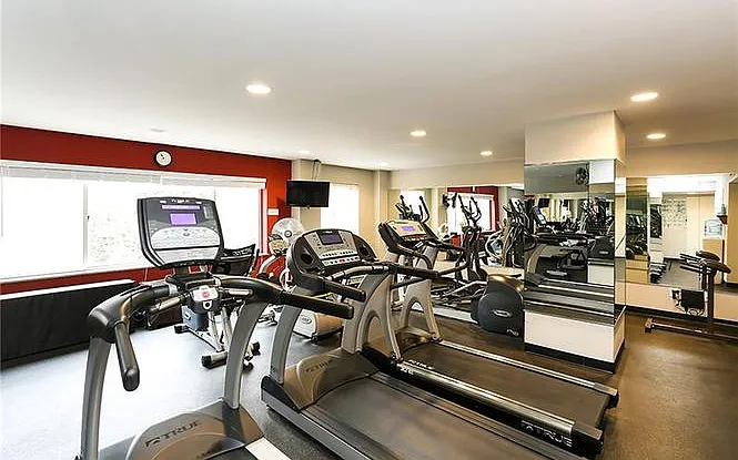 4550 Warwick Blvd #909 — Photo 31