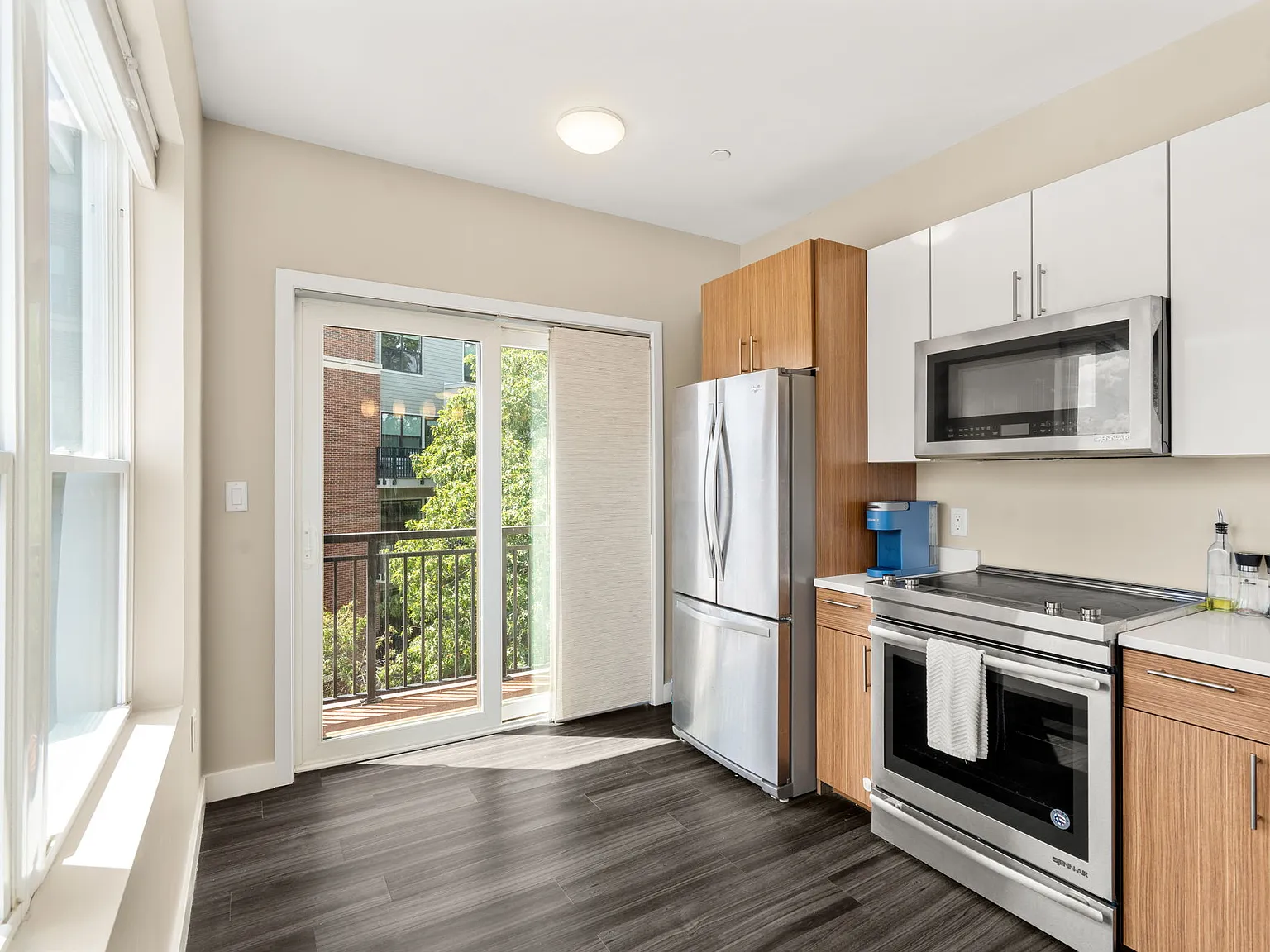 2 bed, 1100 sqft, $3,350 — Photo 3