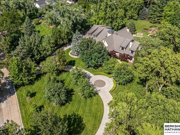 717 Hackberry Rd, Omaha, NE 68132