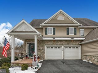 318 Wendover Way, Lancaster, PA 17603