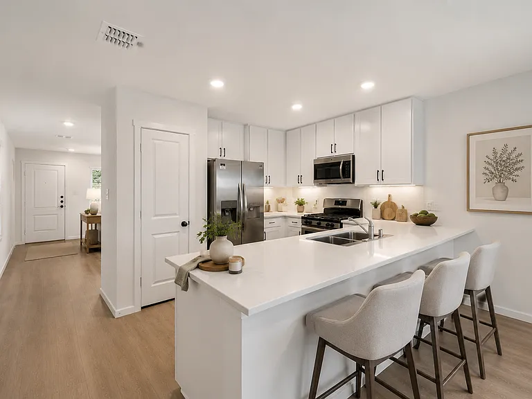 1829 Sanderling St — Photo 2
