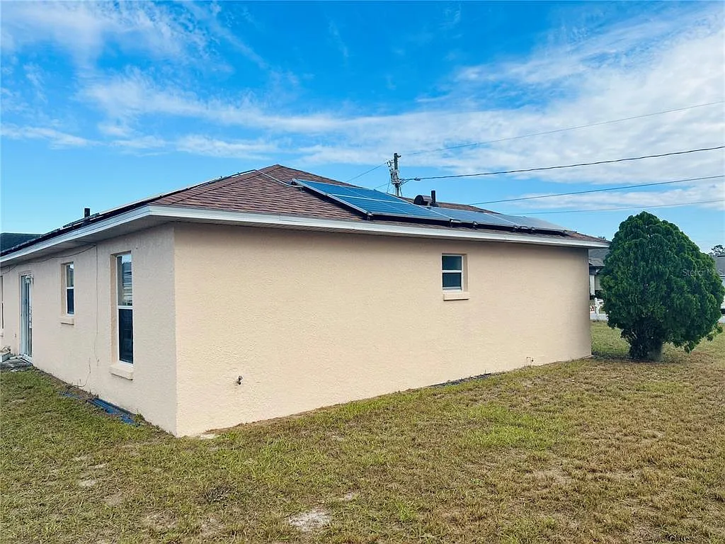 3 bed, 2.0 bath, 1209 sqft, $1,600 — Photo 4