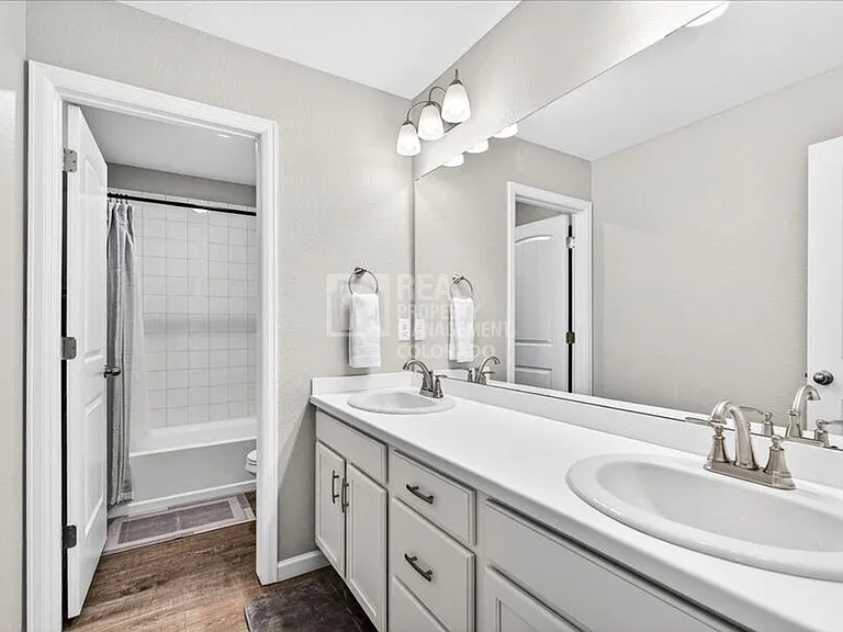 5176 Ditmars Trl — Photo 28
