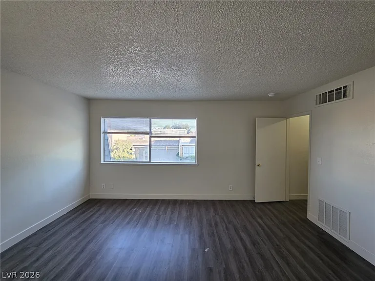 3364 Royce Ct — Photo 49