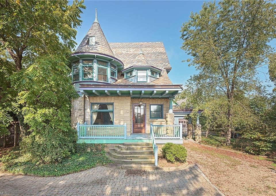 1st image of 212 Alta St