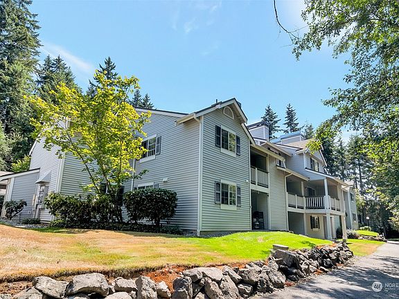 3rd image of 23301 Cedar Way #U205