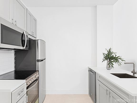 5th image of 127 W 79th St #1N