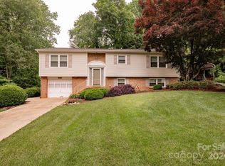 4161 2nd St NE, Hickory, NC 28601