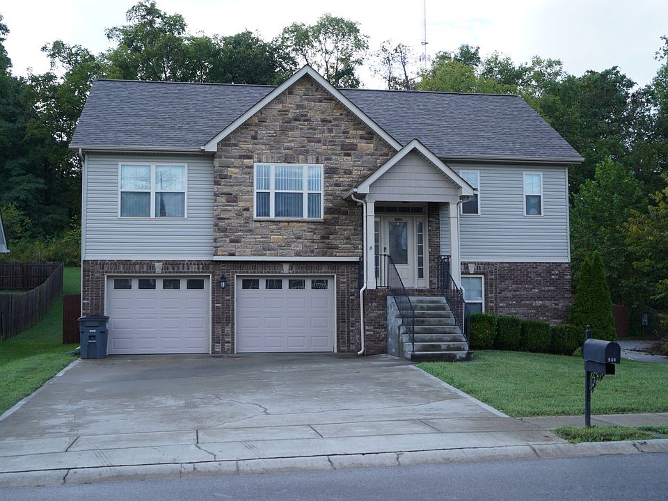 1st image of 940 Excalibur Dr