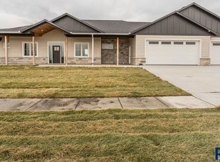 1810 Ethan St, Harrisburg, SD 57032