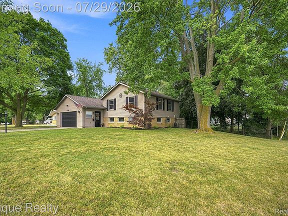 3rd image of 11869 Terrace Dr
