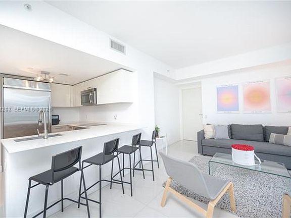 4th image of 1300 Brickell Bay Dr #Cu-1601
