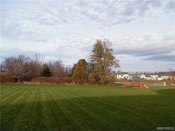 3rd image of 8890 Connemara Ln