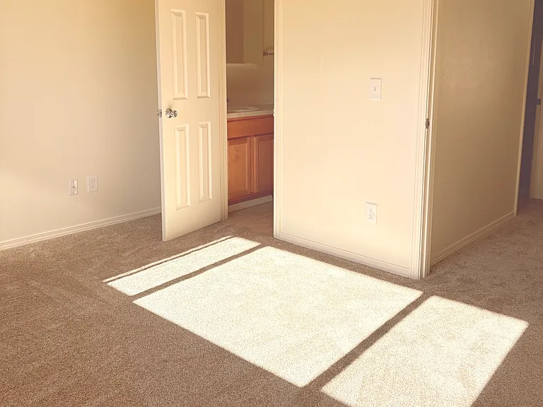 6866 NE Multnomah St #6866 — Photo 19