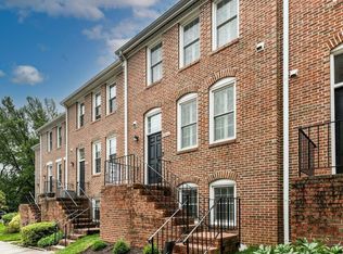 9644 Sutton Green Ct, Vienna, VA 22181