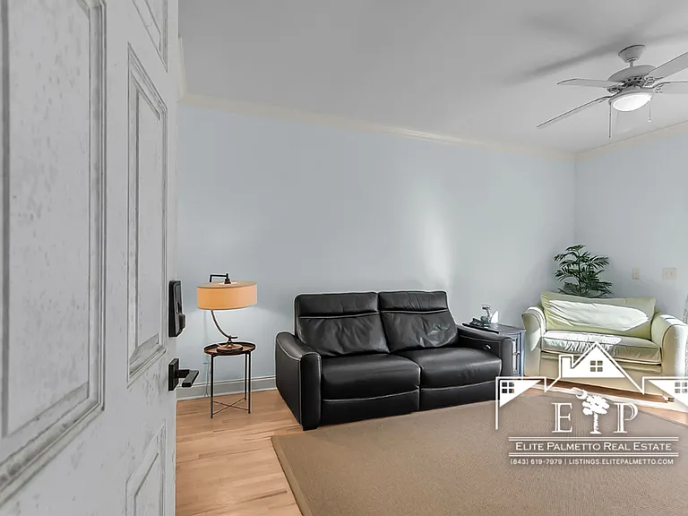 1815 Dogwood Rd #802 — Photo 4