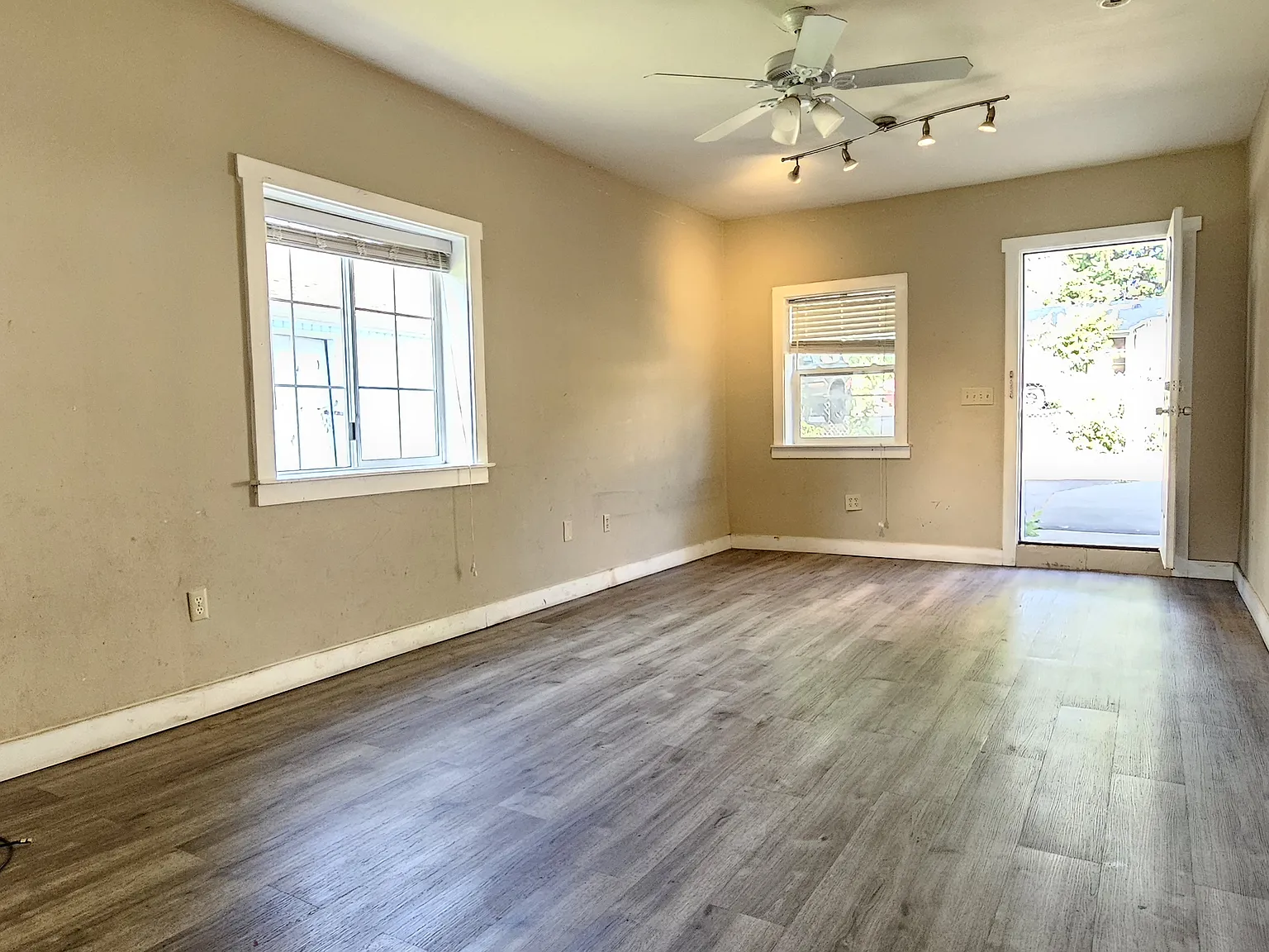 12226 Roseberg Ave S — Photo 4