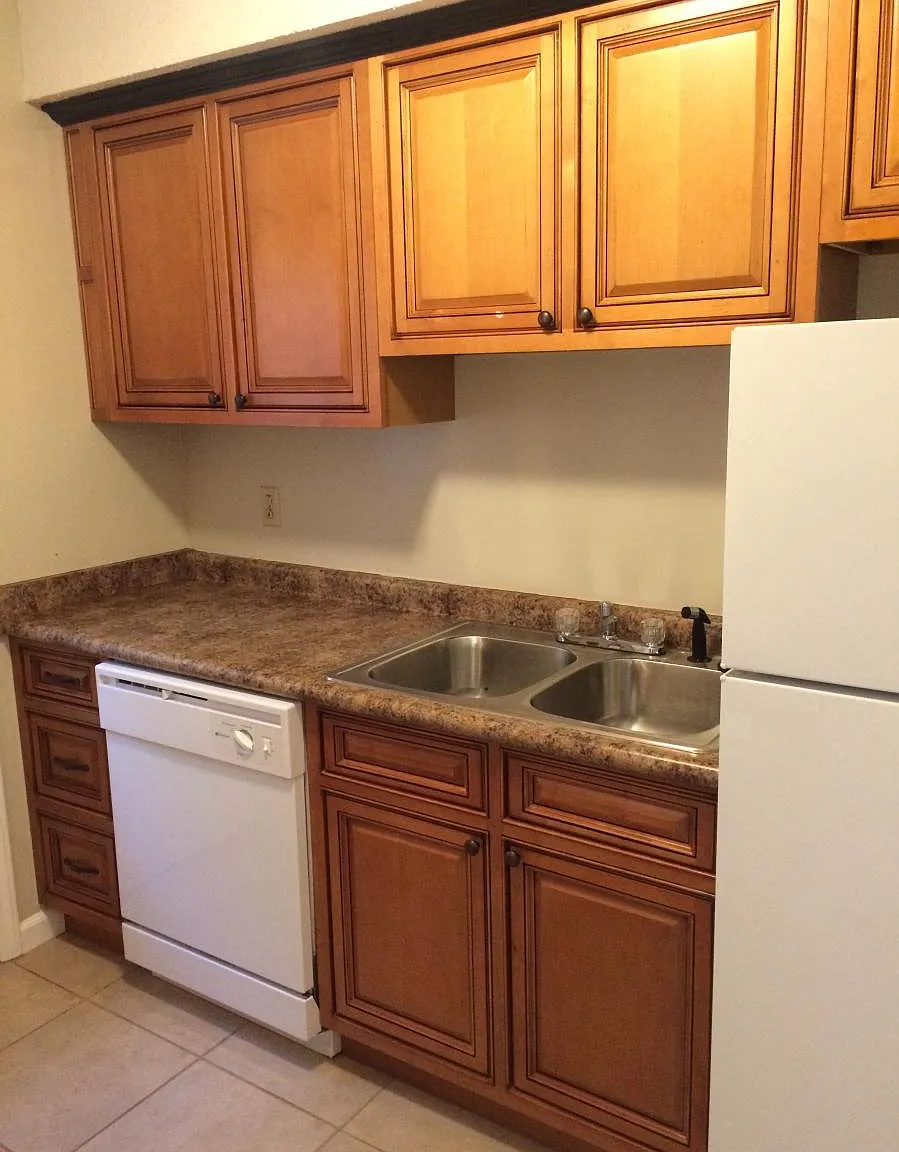 2 bed, 1100 sqft, $1,100 — Photo 3