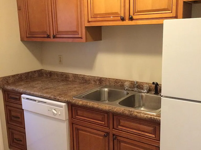 1465 Grant Cir #19 — Photo 3