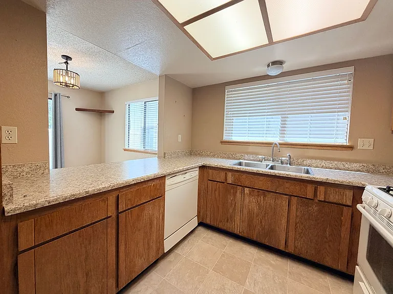 468 Park Place Dr — Photo 8