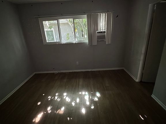 5th image of 5027 Buffalo Ave #4